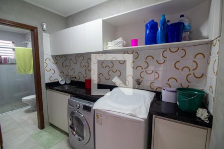 Casa à venda com 300m², 4 quartos e 4 vagas Casa à venda com 300m², 4 quartos e 4 vagasÁrea de Serviço