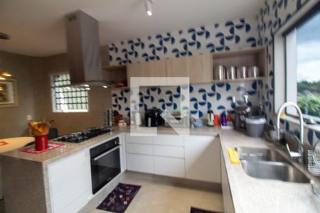 Casa à venda com 300m², 4 quartos e 4 vagas Casa à venda com 300m², 4 quartos e 4 vagasCozinha