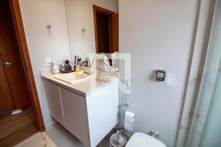 Casa à venda com 300m², 4 quartos e 4 vagas Casa à venda com 300m², 4 quartos e 4 vagasBanheiro da Suíte 1