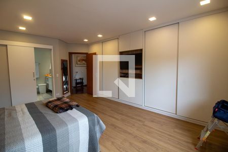 Casa à venda com 300m², 4 quartos e 4 vagas Casa à venda com 300m², 4 quartos e 4 vagasQuarto 4 - Suíte 2