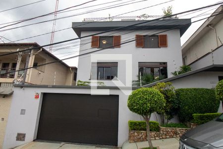 Casa à venda com 300m², 4 quartos e 4 vagas Casa à venda com 300m², 4 quartos e 4 vagasFachada