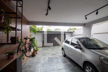 Casa à venda com 300m², 4 quartos e 4 vagas Casa à venda com 300m², 4 quartos e 4 vagasGaragem