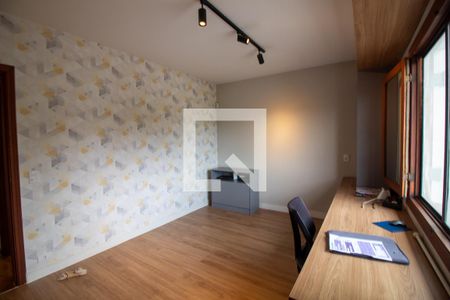 Casa à venda com 300m², 4 quartos e 4 vagas Casa à venda com 300m², 4 quartos e 4 vagasQuarto 3