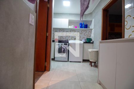 Casa à venda com 300m², 4 quartos e 4 vagas Casa à venda com 300m², 4 quartos e 4 vagasÁrea de Serviço