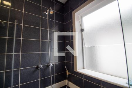 Casa à venda com 300m², 4 quartos e 4 vagas Casa à venda com 300m², 4 quartos e 4 vagasBanheiro 1