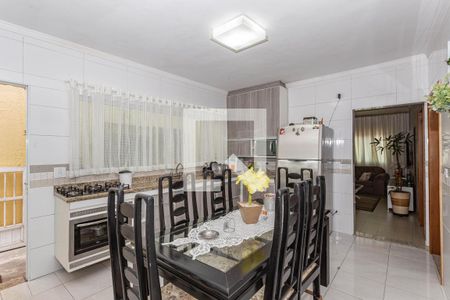 Casa à venda com 193m², 3 quartos e 3 vagasCozinha