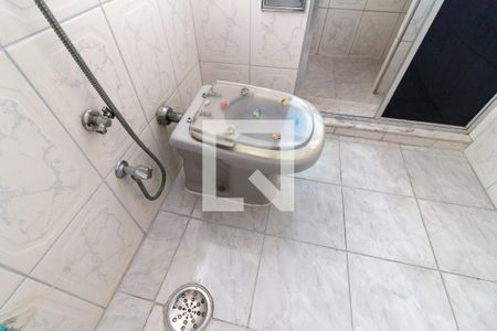 Apartamento à venda com 76m², 3 quartos e sem vagaDetalhe do banheiro