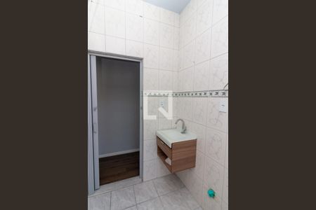 Apartamento à venda com 76m², 3 quartos e sem vagaBanheiro e área de serviço