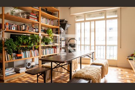 Apartamento à venda com 135m², 2 quartos e sem vaga Apartamento à venda com 135m², 2 quartos e sem vagaSala