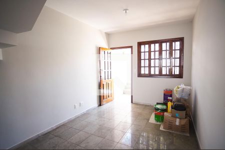 Sala de casa à venda com 3 quartos, 110m² em Santa Amélia, Belo Horizonte
