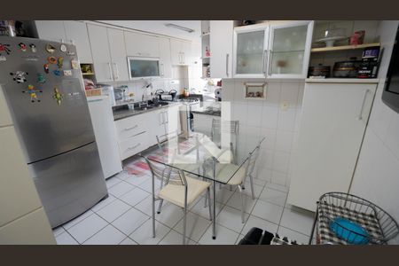 Apartamento à venda com 167m², 3 quartos e 2 vagas Apartamento à venda com 167m², 3 quartos e 2 vagasCozinha