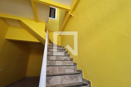 Escada de casa para alugar com 2 quartos, 114m² em Vila Roque, São Paulo