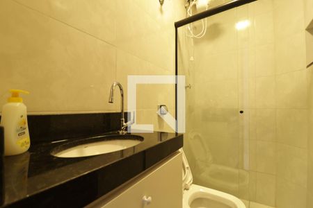 Banheiro de casa para alugar com 2 quartos, 114m² em Vila Roque, São Paulo