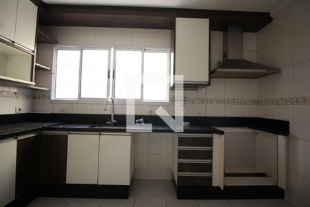 Casa à venda com 300m², 4 quartos e 4 vagasCozinha