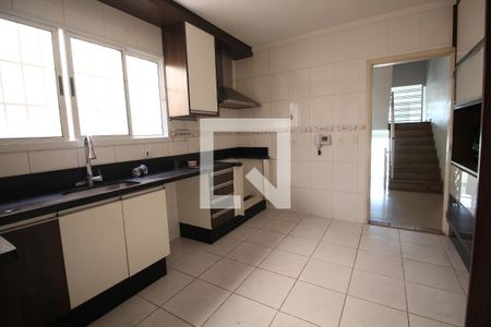Casa à venda com 300m², 4 quartos e 4 vagasCozinha