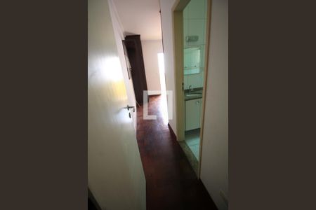 Casa à venda com 300m², 4 quartos e 4 vagasCorredor