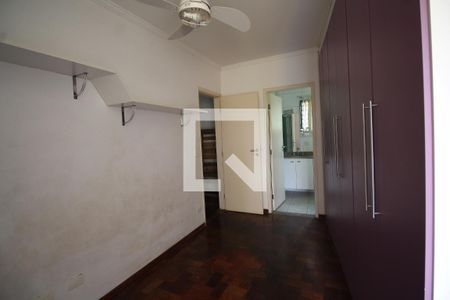 Casa à venda com 300m², 4 quartos e 4 vagasSuíte 2