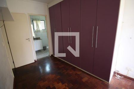 Casa à venda com 300m², 4 quartos e 4 vagasSuíte 2