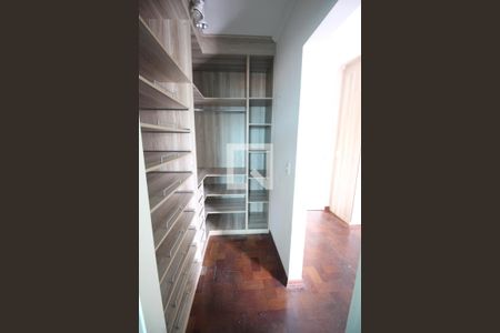 Casa à venda com 300m², 4 quartos e 4 vagasSuíte 1