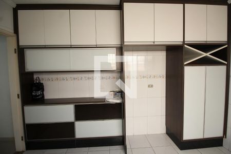 Casa à venda com 300m², 4 quartos e 4 vagasCozinha