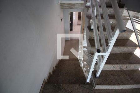 Casa à venda com 300m², 4 quartos e 4 vagasEscada