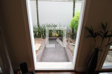 Jardim de casa para alugar com 5 quartos, 600m² em Cidade Jardim, São Paulo