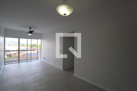 Sala de apartamento para alugar com 2 quartos, 76m² em Anil, Rio de Janeiro