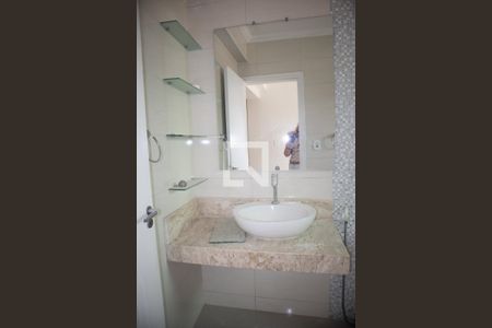 Casa à venda com 100m², 2 quartos e 1 vagaBanheiro