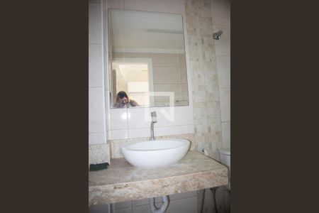 Casa à venda com 100m², 2 quartos e 1 vagaBanheiro 2