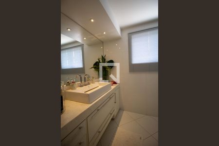 Casa à venda com 350m², 4 quartos e 2 vagasBanheiro da Suíte 3