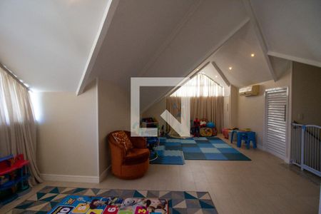 Casa à venda com 350m², 4 quartos e 2 vagasSotão