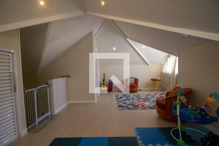 Casa à venda com 350m², 4 quartos e 2 vagasSotão