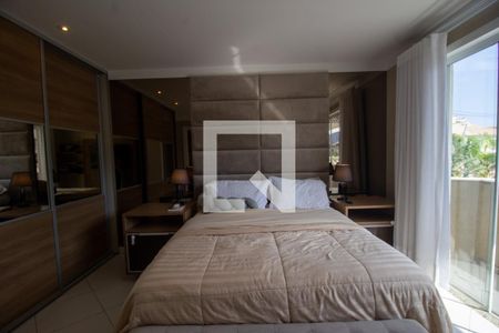 Casa à venda com 350m², 4 quartos e 2 vagasSuíte 3