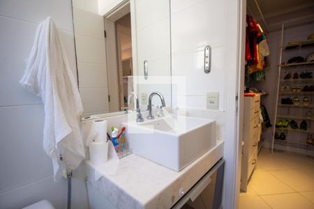 Casa à venda com 350m², 4 quartos e 2 vagasBanheiro da Suíte 2