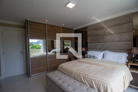 Casa à venda com 350m², 4 quartos e 2 vagasSuíte 3