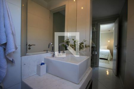 Casa à venda com 350m², 4 quartos e 2 vagasBanheiro da Suíte 1