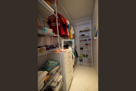 Casa à venda com 350m², 4 quartos e 2 vagasCloset da Suíte 2