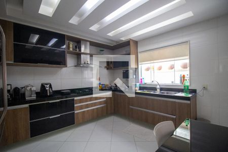 Casa à venda com 350m², 4 quartos e 2 vagasCozinha