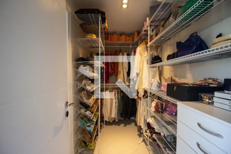 Casa à venda com 350m², 4 quartos e 2 vagasCloset da Suíte 3