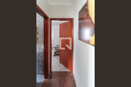 Corredor de casa à venda com 5 quartos, 400m² em Chácara Mafalda, São Paulo