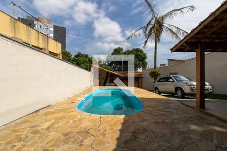 Casa para alugar com 360m², 3 quartos e 5 vagas Casa para alugar com 360m², 3 quartos e 5 vagasPiscina