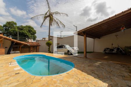 Casa para alugar com 360m², 3 quartos e 5 vagas Casa para alugar com 360m², 3 quartos e 5 vagasPiscina