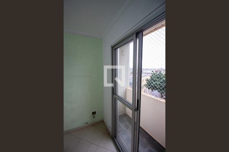 Sala / Varanda de apartamento à venda com 2 quartos, 53m² em Vila Carmosina, São Paulo