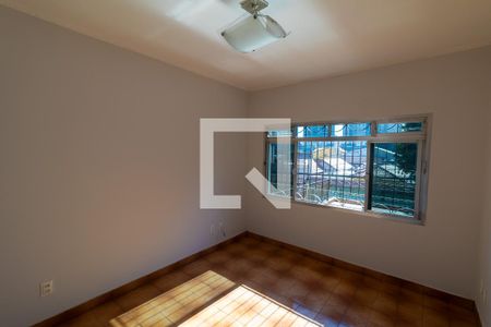 Sala de casa para alugar com 3 quartos, 200m² em Vila Talarico, São Paulo