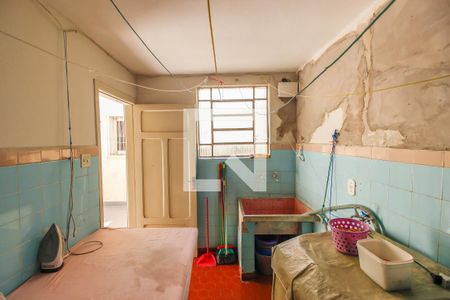 Casa à venda com 180m², 4 quartos e 1 vagaÁrea de Serviço