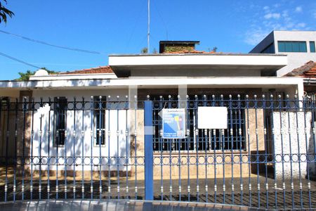 Casa à venda com 150m², 3 quartos e 4 vagasFachada