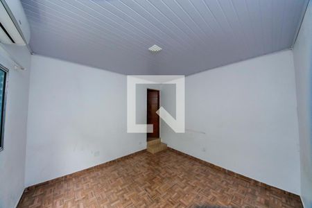 Quarto 2 de casa para alugar com 3 quartos, 100m² em Jardim Teresa, São Paulo