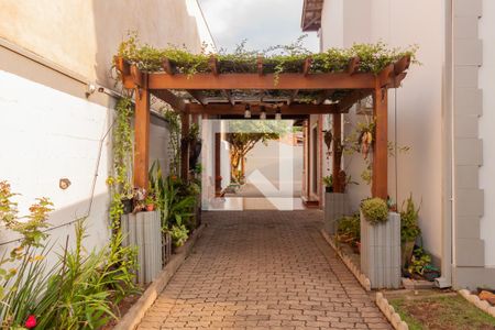 Casa à venda com 320m², 4 quartos e 2 vagasÁrea externa