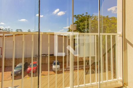 Apartamento à venda com 52m², 2 quartos e 1 vaga Apartamento à venda com 52m², 2 quartos e 1 vagaPlaquinha instalada na janela da sacada