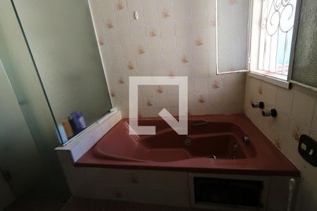 Casa à venda com 266m², 3 quartos e 4 vagasBanheiro da Suíte 1